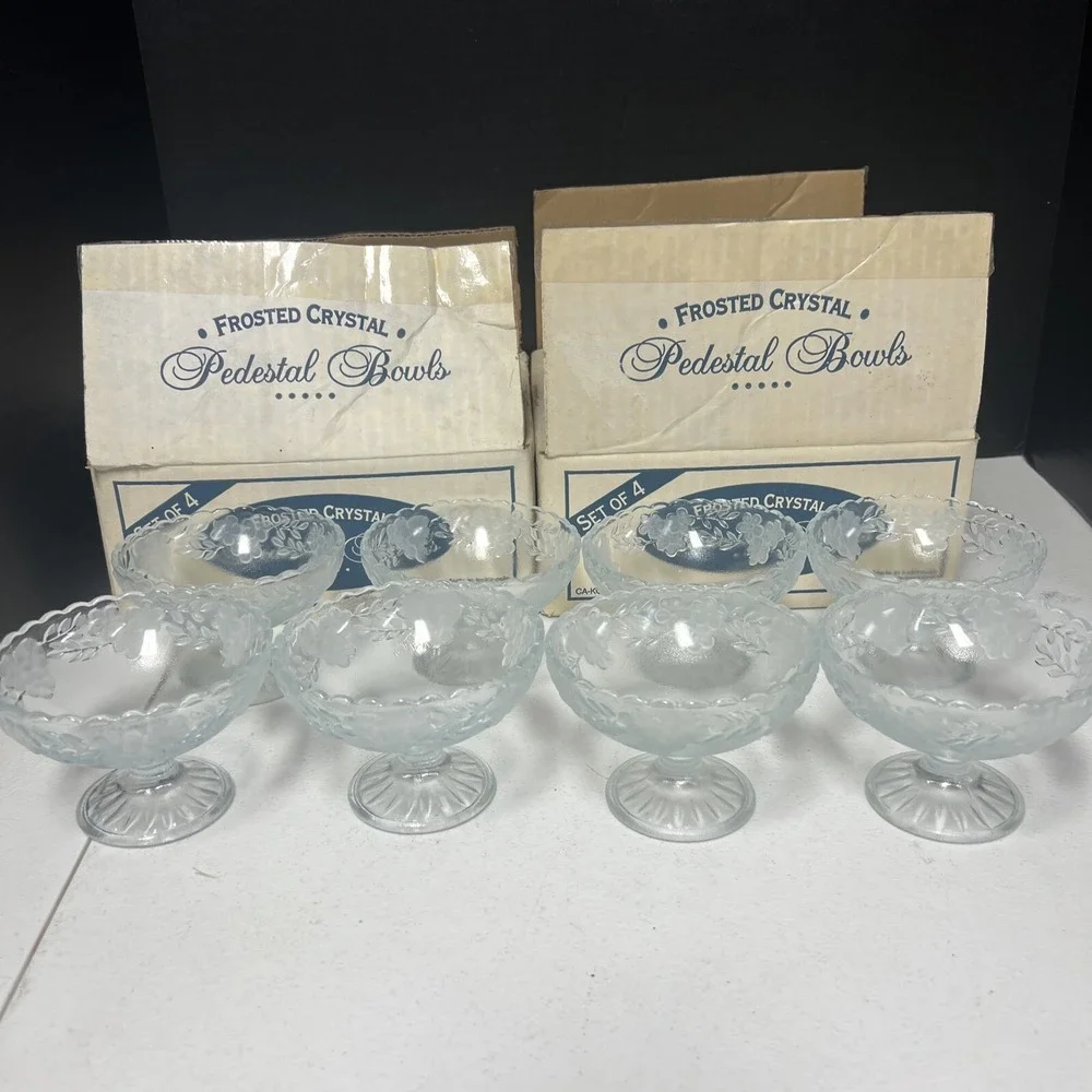 Set Of 8‎ Vintage Frosted Crystal Pedestal Bowls